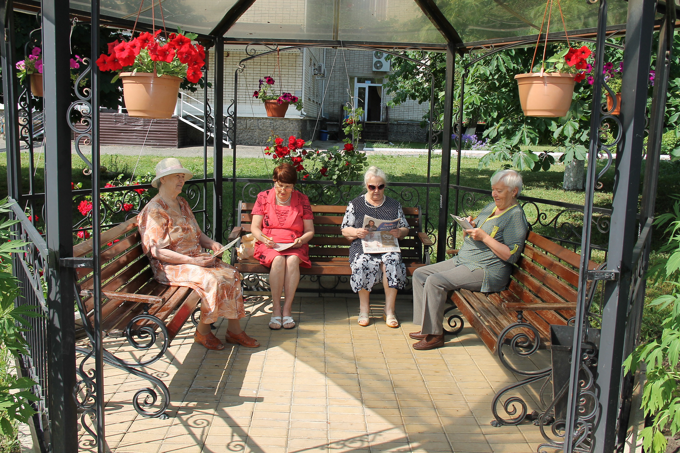 Мягкая мебель в холле